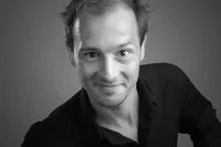 영화배우인 후브 스미트의 대표 이미지