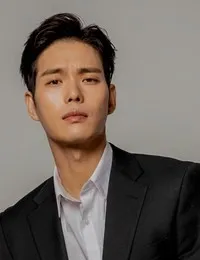 영화배우인 강석철의 대표 이미지