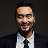 영화배우, 뮤지컬배우, 연극연출가인 정운의 대표 이미지