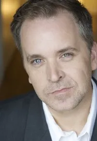 영화배우인 마이클 우스테롬의 대표 이미지