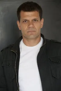 영화배우인 고란 슬라브코비치의 대표 이미지