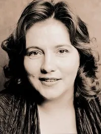 영화배우인 베티나 스투키의 대표 이미지