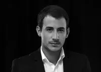 영화배우인 니콜라스 제이콥의 대표 이미지