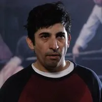 영화배우인 로베르토 파리아스의 대표 이미지