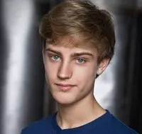 영화배우인 에이단 고베이아의 대표 이미지