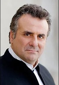 성악가인 마르첼로 지오르다니의 대표 이미지