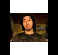 영화감독인 이소베 신야의 대표 이미지