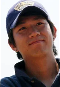 영화배우인 윤강석의 대표 이미지