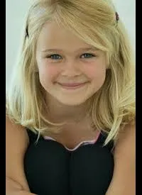 영화배우인 퀸 헌차의 대표 이미지