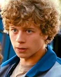 영화배우인 티혼 지즈네브스키의 대표 이미지