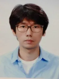 영화감독인 김정한의 대표 이미지
