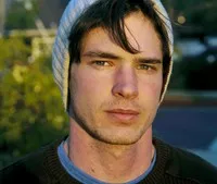 영화배우인 리스 미슬러의 대표 이미지