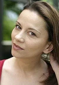 영화배우인 타마라 시무노비치의 대표 이미지