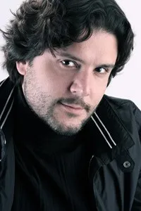 오페라 가수인 마씨모 지오다노의 대표 이미지