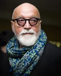 시나리오작가인 이라클리 퀴리카제의 대표 이미지