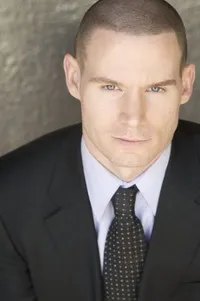 영화배우인 조나단 캠프의 대표 이미지