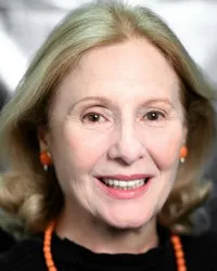 영화배우인 줄리아 라차리니의 대표 이미지