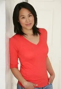 영화배우인 제니퍼 추의 대표 이미지