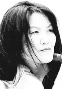 영화배우인 남걀 라모의 대표 이미지