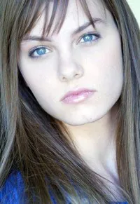 영화배우인 토리 톰프킨스의 대표 이미지