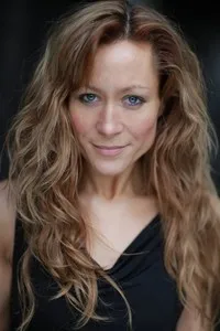 영화배우인 놀린 코미스키의 대표 이미지