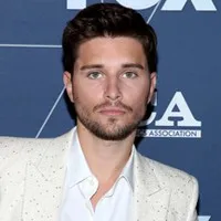 영화배우인 로넌 루빈스타인의 대표 이미지