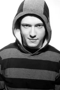 영화배우인 욘 토마킨의 대표 이미지