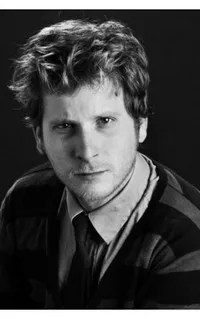 영화배우인 라비 지트너의 대표 이미지