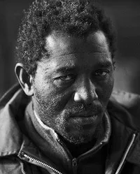 영화배우인 이사카 사와도고의 대표 이미지