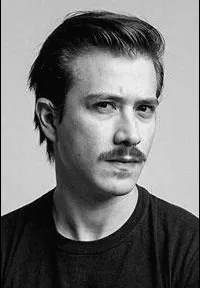 영화배우인 페르난도 알바레스 레베일의 대표 이미지