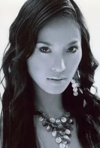영화배우인 수니사 종사와트의 대표 이미지