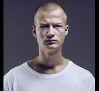 영화배우인 구스타브 디에키에르 기세의 대표 이미지