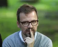 영화감독인 마크 길의 대표 이미지