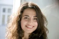 영화배우인 제제데 테르지얀의 대표 이미지