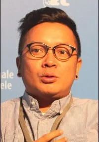 영화감독인 유진 팬지의 대표 이미지