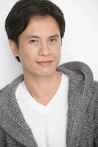 영화배우인 에반 라이의 대표 이미지