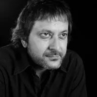 영화배우인 스테판 데놀류보프의 대표 이미지