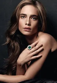 영화배우인 뫼즈 보즈의 대표 이미지