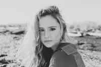 영화배우인 라리사 디아스의 대표 이미지