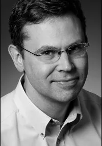 편집감독인 롭 컨스의 대표 이미지