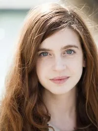 영화배우인 크리스틴 아망거의 대표 이미지