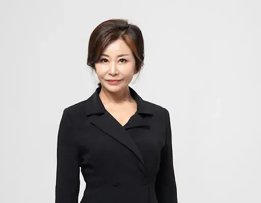 방송인, 가수인 진미령의 대표 이미지