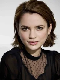 영화배우인 제시카 토베이의 대표 이미지