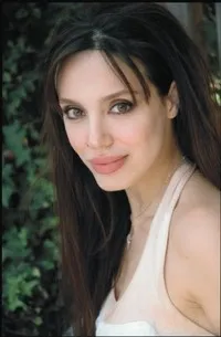 영화배우인 니콜 라리-조니의 대표 이미지