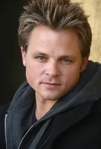 영화배우인 J. 월터 홀란드의 대표 이미지