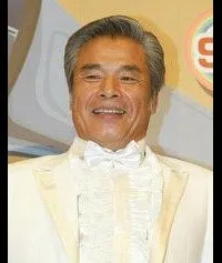 영화배우인 뇌홍의 대표 이미지