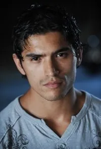 영화배우인 미겔 고메즈의 대표 이미지