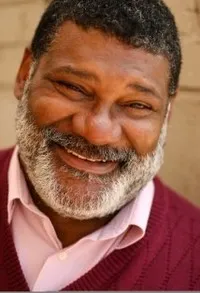 영화배우인 그레고리 톰슨의 대표 이미지