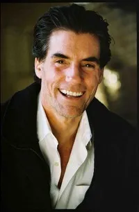 영화배우인 론 푸실리오의 대표 이미지