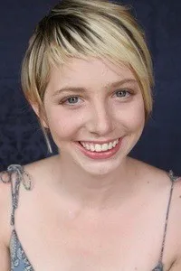 영화배우인 몰리 플런크의 대표 이미지